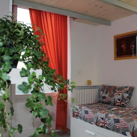 Roomto * Turin