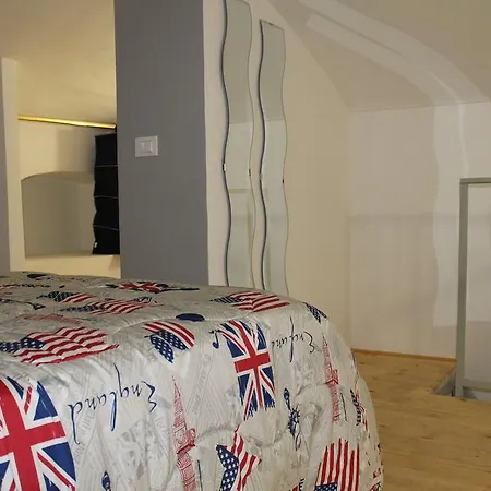 Roomto *